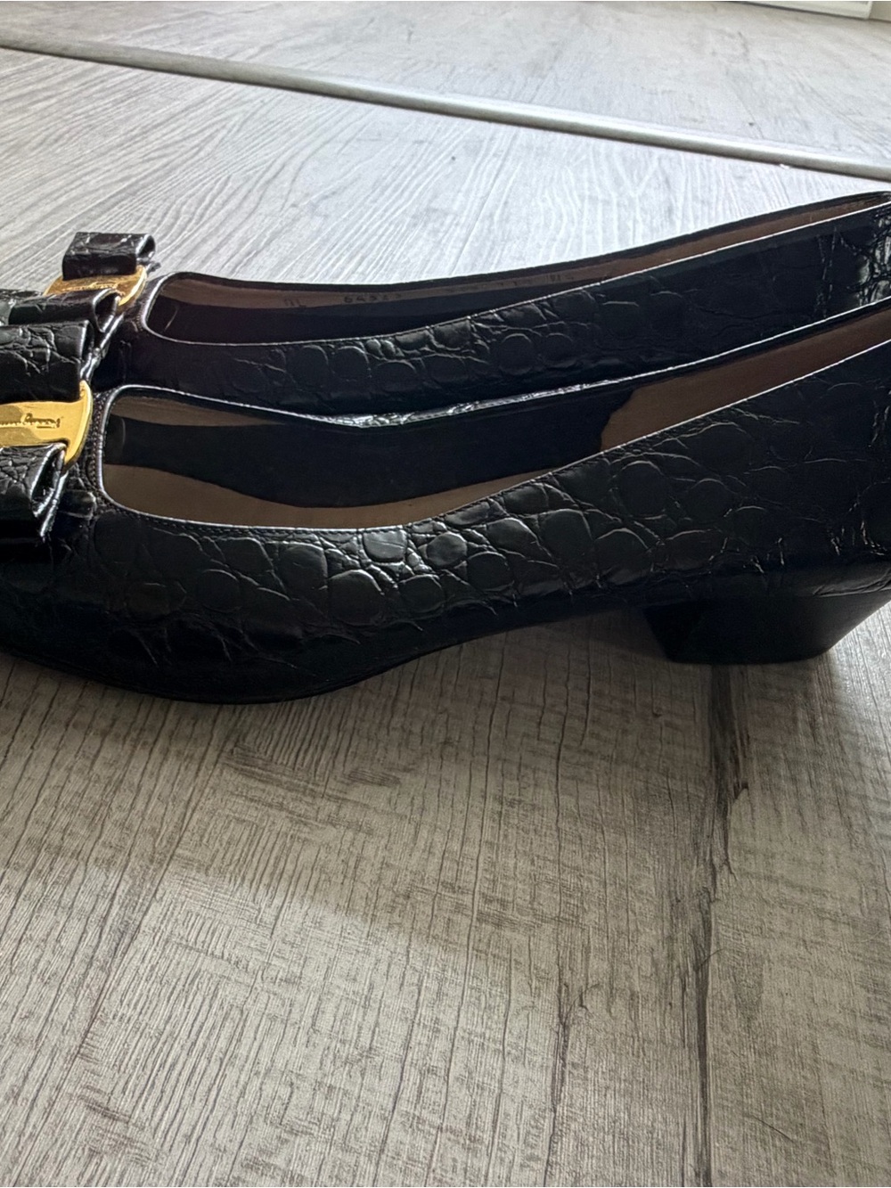 Salvatore Ferragamo Black Croc-Embossed Vara Bow Pumps with Gold Hardware - Picture 3 of 5